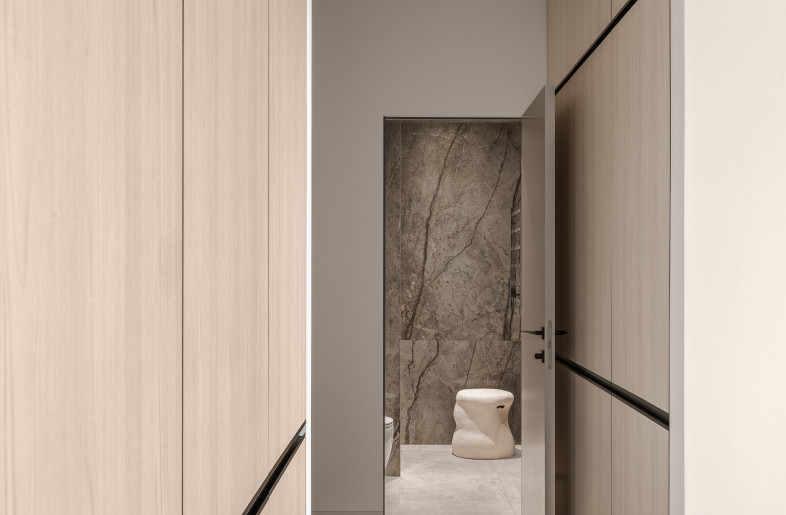 Bathroom entrance - Yevhenii Avramenko