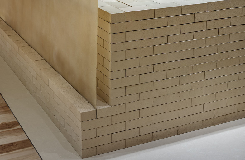 Beige FRP and the beige bricks - Kenata Hasegawa