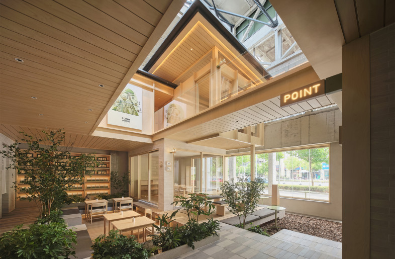 Atrium at the Center of Connected Spaces - ingallery