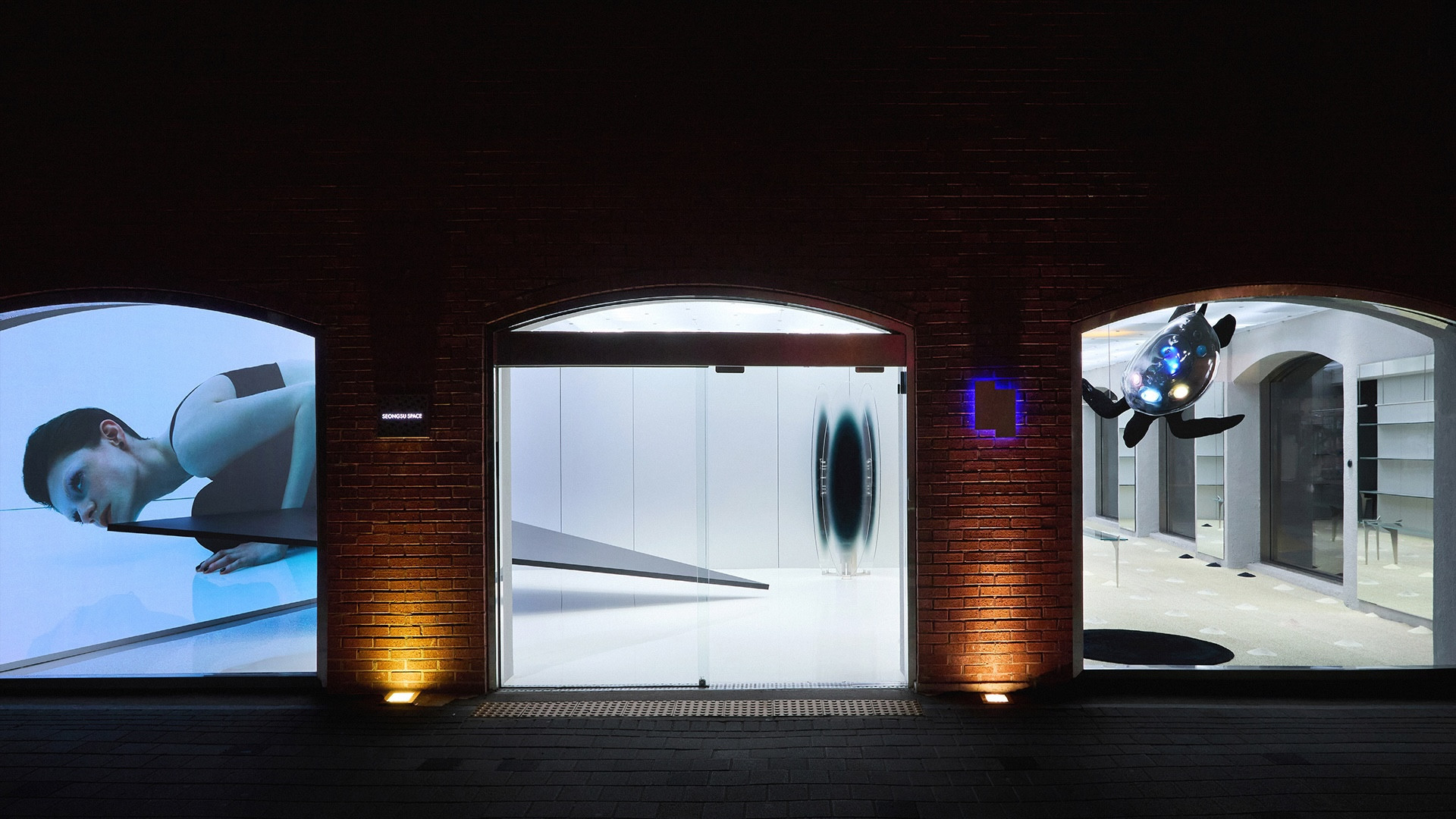 Frameweb | Storefronts become immersive public stages in these 4 retail ...